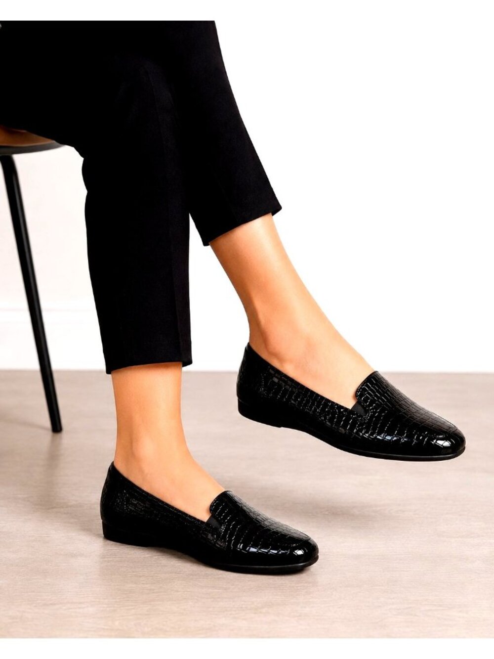 Loafers Black Flats Slip On ComfortView Classic Crocodile Patent Women Size 9WW